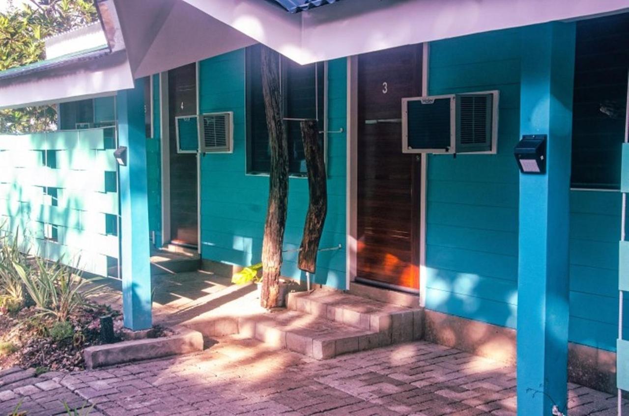 House Of Tamse Laagans ' Inn Badian Exterior photo
