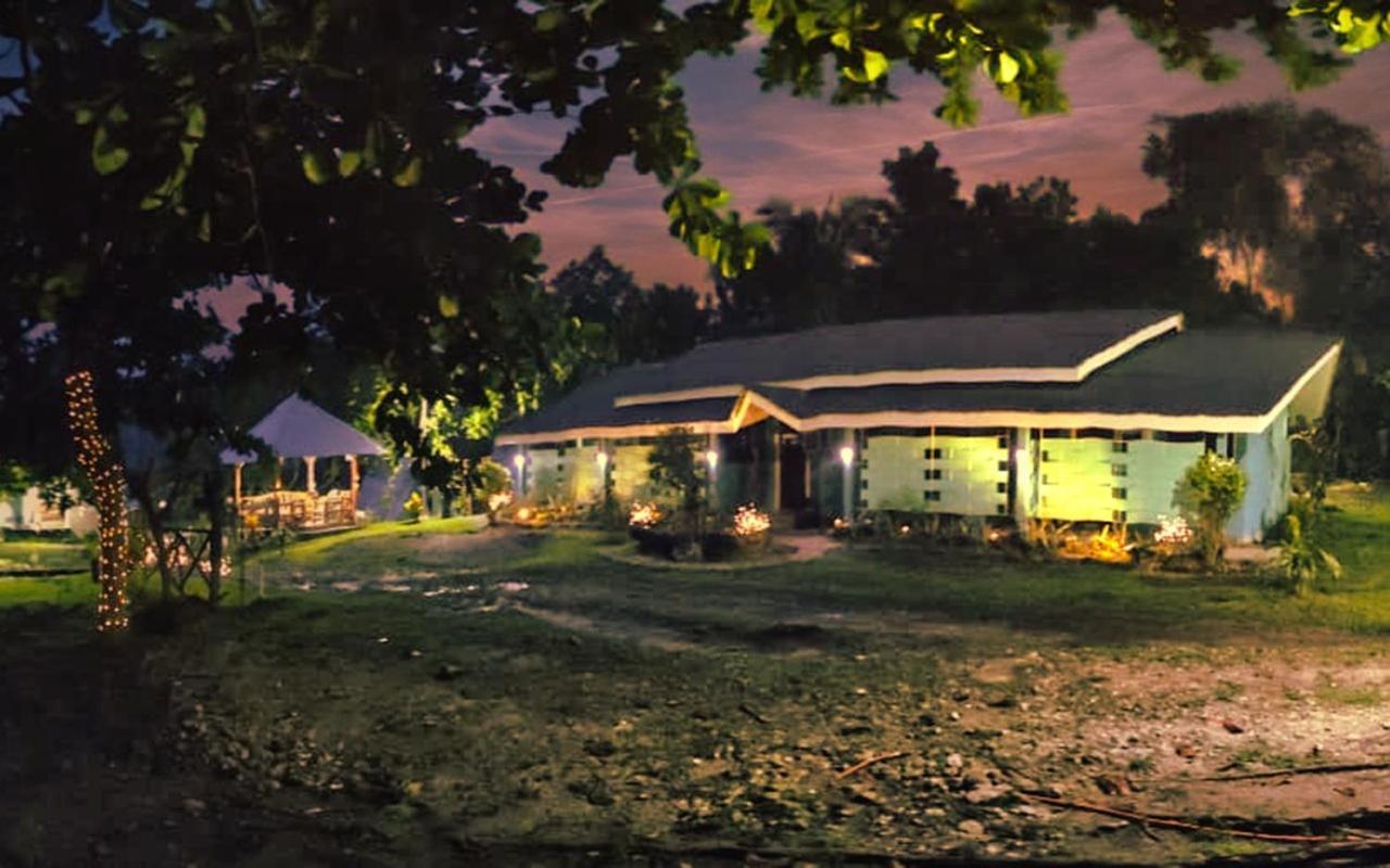 House Of Tamse Laagans ' Inn Badian Exterior photo